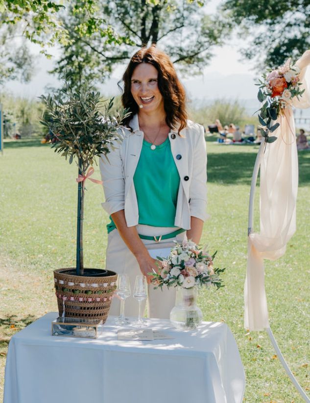 Sonja Loidl bereitet eine persönliche Traurede vor